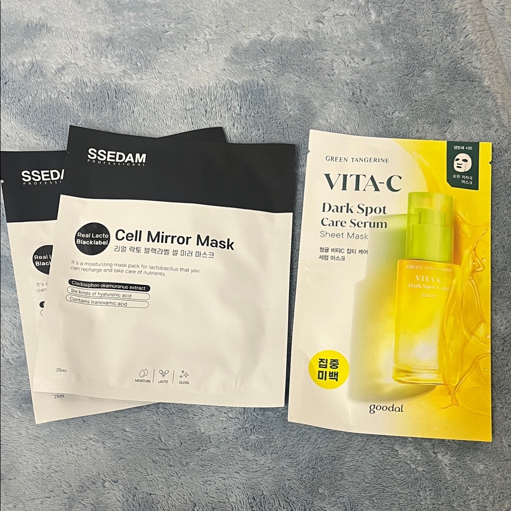 1 Goodal Vita-C Dark Spot Care Serum Sheet Mask
2 Ssedam Cell Mirror Mask